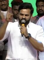 మాఫ్యామిలీపై వాళ్లు విషం చిమ్ముతున్నారు... చరణ్ బర్త్ డే వేడుకలో ధరమ్ సంచల కామెంట్స్