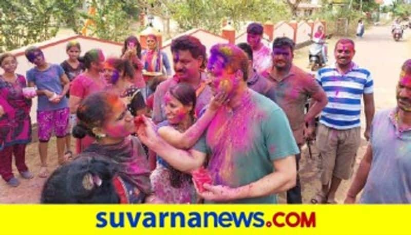 Uttara Kannada BJP MP Anant Kumar Hegde celebrates holi Sirsi mah