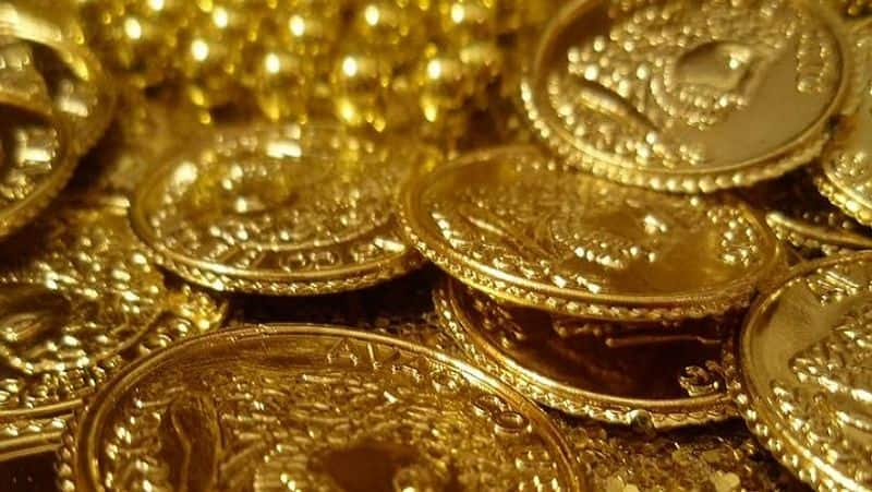 Farmer finds gold pot  while ploughing his land in Telangna lns