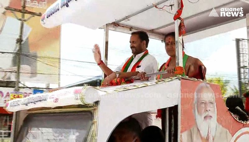 k surendran kazhakkoottam election campaign with sobha surendran