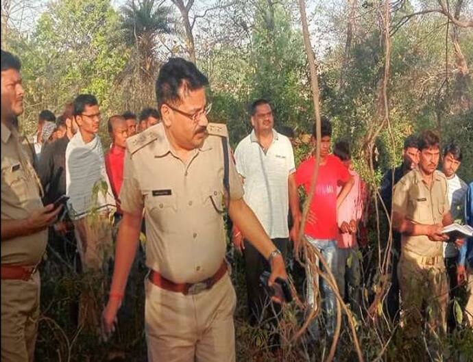 ननिहाल आए बच्चे की जीभ काटकर फंदे से लटकाया, प्राइवेट पार्ट पर हथियार से किया वार