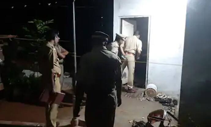 UP में नाबालिग बच्ची से छेड़छाड़: पुलिस ने पिता को थाने से भगाया..घर लौटा तो फंदे से लटकी मिली बेटी