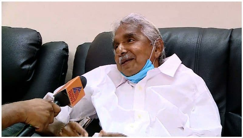 kerala assembly election 2021 oommen chandy lead in puthuppally