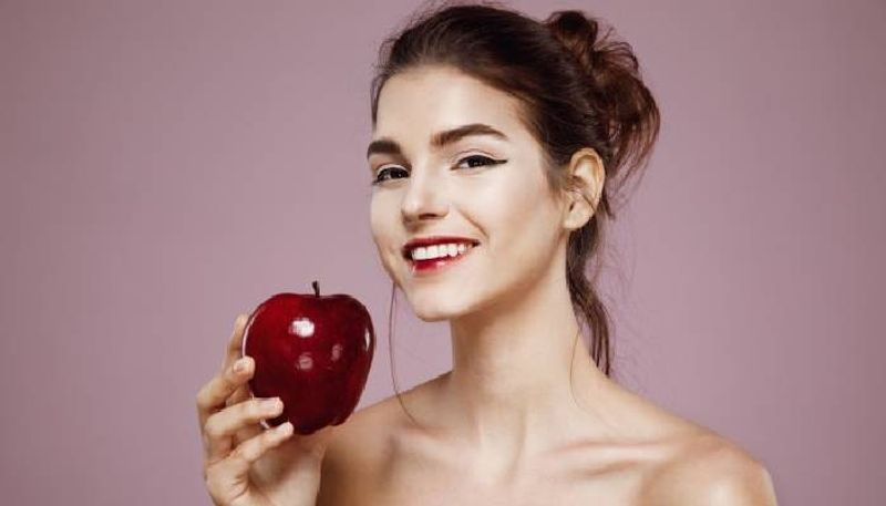 apple facepacks to prevent ageing of skin