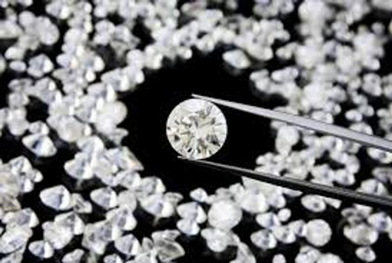 DRI Seizes Rs.6cr Worth Diamonds KRJ