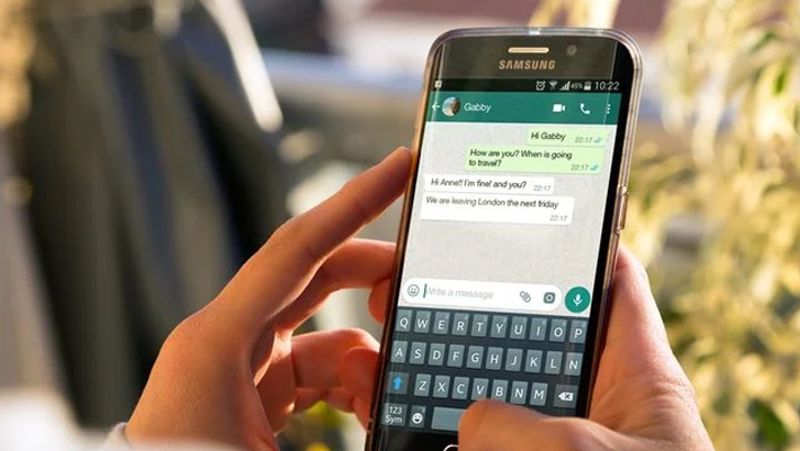 WhatsApp Tips How to send messages without typing