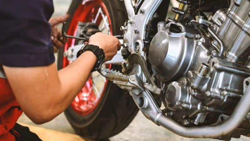 Tips to how to increase you two wheeler mileage 