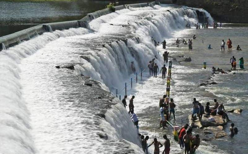 Tourists are prohibited from bathing in Kodiveri Dam as the water level in Bhavanisagar Dam has increased KAK