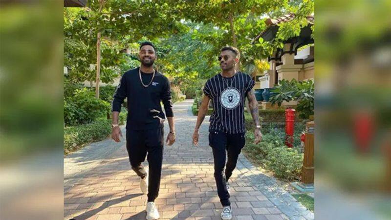 Hardik Pandya Krunal Pandya Spent Some Quality with family kvn