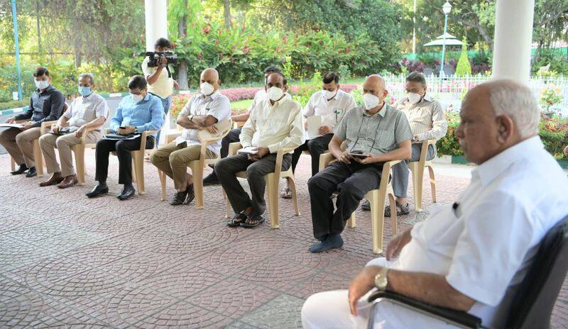 Yediyurappa Meeting with officers about KSRTC Workers Protest and Coronavirus rbj