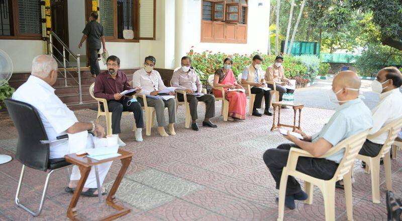 Yediyurappa Meeting with officers about KSRTC Workers Protest and Coronavirus rbj