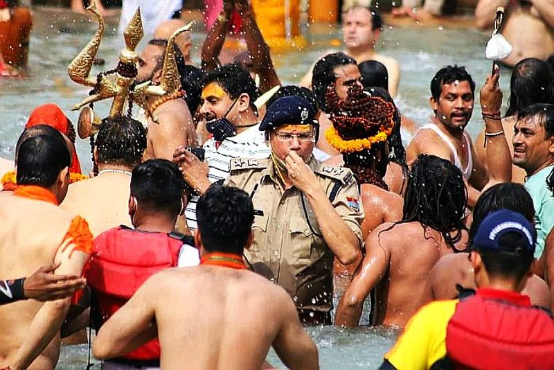 19 Rajasthani Kumbh Mela attendees who tested positive for COVID-19 flee from hospital mah