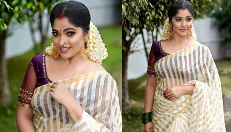 muktha s set saree photos viral on social media