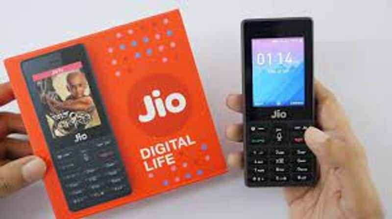 jio phone gets whatsapp voice calls know how to use it other kaios based feature phones also updated