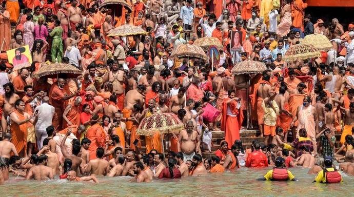 kumbh mela 2021 : कुंभ पर कोरोना का साया, पिछले 48 घंटे में हरिद्वार में 1000 लोग संक्रमित मिले