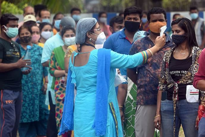 ভোট কেন্দ্রে কোভিড বিধি না মানলে কড়া ব্যবস্থা, তৃণমূলের দাবি খারিজ কমিশনের