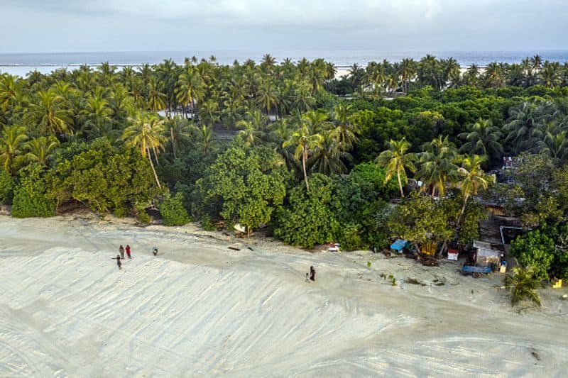 Maldives vaccine tourism package