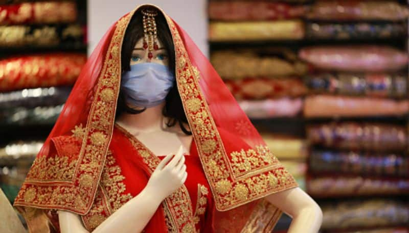 bride fined for not wearing mask on wedding day