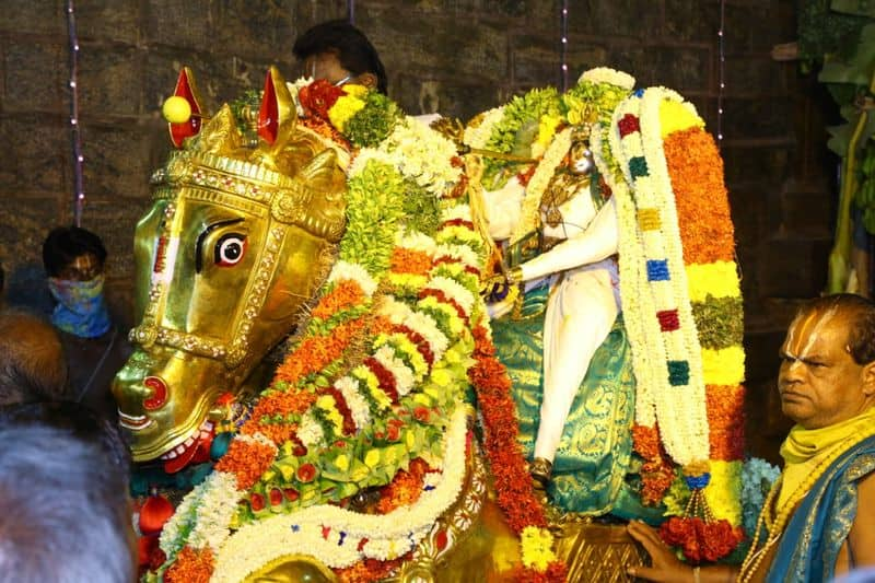 madurai kallazhagar festival temple management apply conditions for devotees