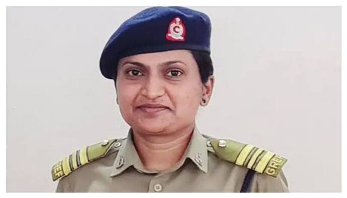 <p>Vaishali S Hiwase has become the first lady officer to take over as officer commanding of a Road Construction Company that is responsible to provide connectivity of an India-China border road</p>
