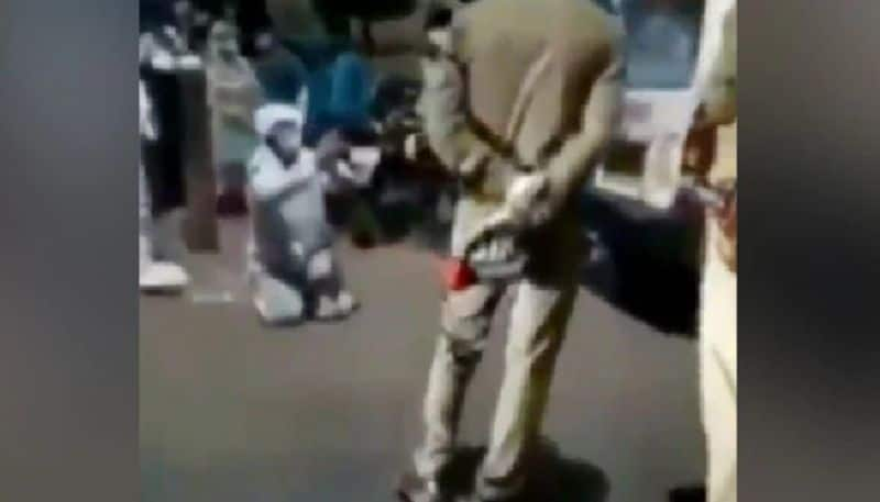 Video Of Agra Man Kneeling, Begging To Cops for oxygen; Mother dies