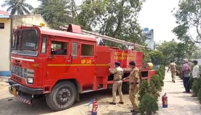 মালদায় ভোট গণনা কেন্দ্রের বাইরে আগুন, চাঞ্চল্য এলাকায়