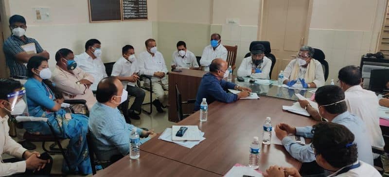 Siddaramaiah Visits Chamarajanagar District covid Hospital rbj