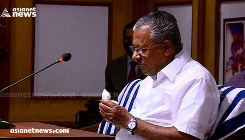 CM Pinarayi Malappuram remarks on gold scam controversy flares up After the Muslim LeagueCongress is also on the scene