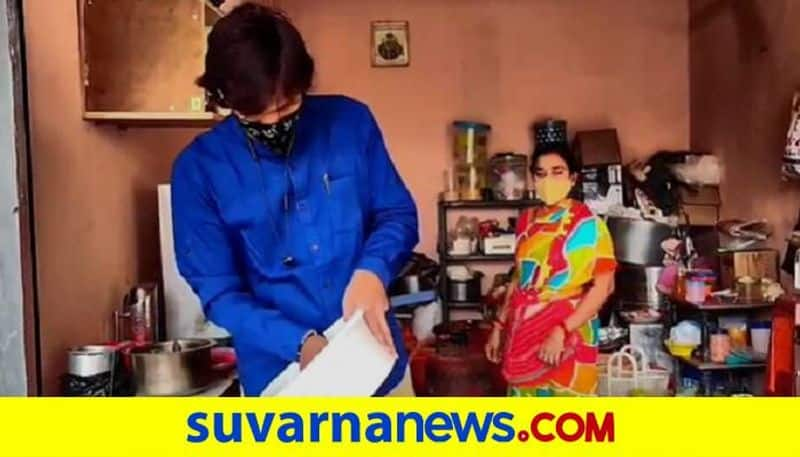 Couple Free Food to Covid Patients in Raichur grg