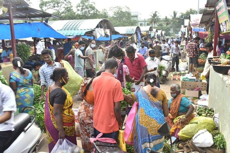 Madurai police warns people who are came out from house without any reason