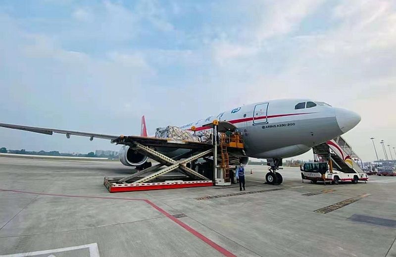 First Chinese Covid relief material lands in New Delhi-VPN