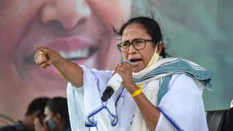 West Bengal Mamata Banerjee sets up panel to probe Pegasus scandal gcw