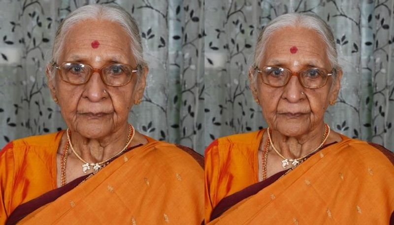 senior director tatineni prakash rao wife no more due to corona  arj