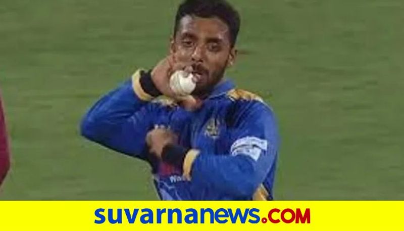 IPL 2021 KKR Cricketer Varun Chakravarthy Sandeep Warrier reach home after Recovery from COVID 19 kvn