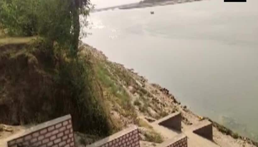 UP, Bihar indulge in blame game as bodies found floating in river Ganga on second day