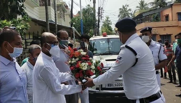 রাজ্যে এবার দুয়ারে খাদ্য প্রকল্প, নতুন দফতরের দায়িত্ব নিয়ে ঘোষণা রথীন ঘোষের