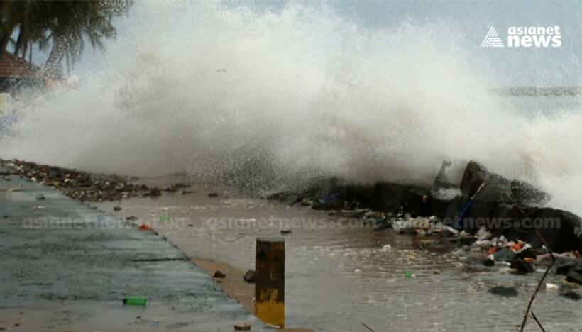 Kerala: Chances of high waves, sea attacks in the state today