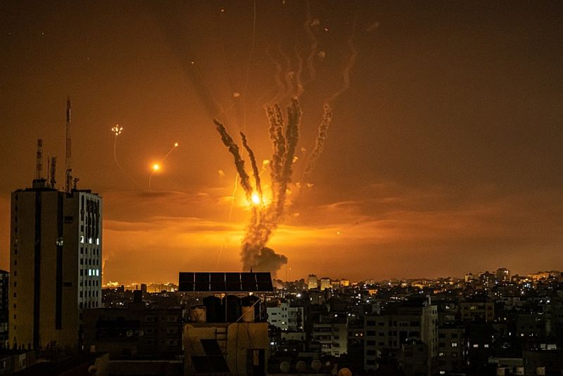 Israel launches more strikes as Gaza death toll nears 200 pod