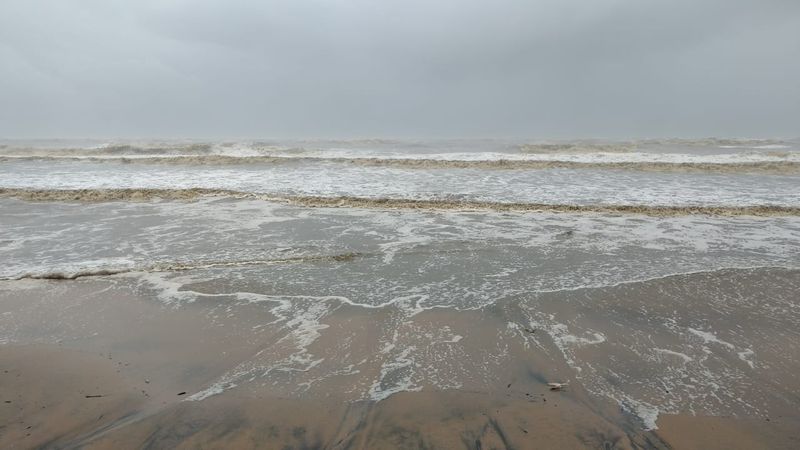 Five People Missing in Arabian Sea for  Tauktae Cyclone  in Karnataka Coastline grg