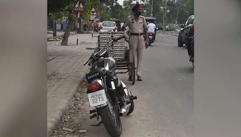 Punjab Cop Steals Eggs From Cart On Busy Road, Suspended