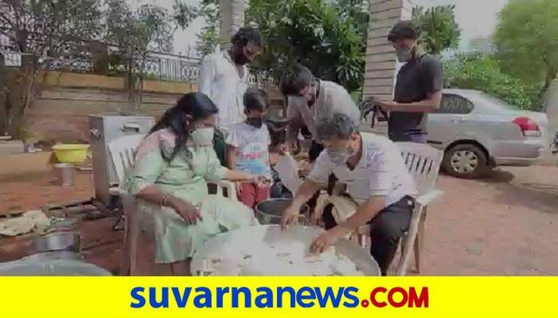 BJP MLA MP Renukacharya Provide Breakfast to Needy in Hospital grg