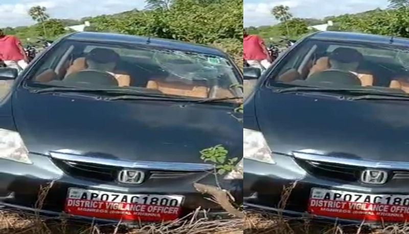 private vigilance vehicle accident, man dead in pedakakani - bsb