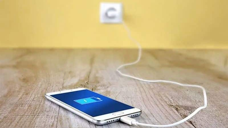 Smartphone tips to improve your battery backup, check how to stop battery drain here