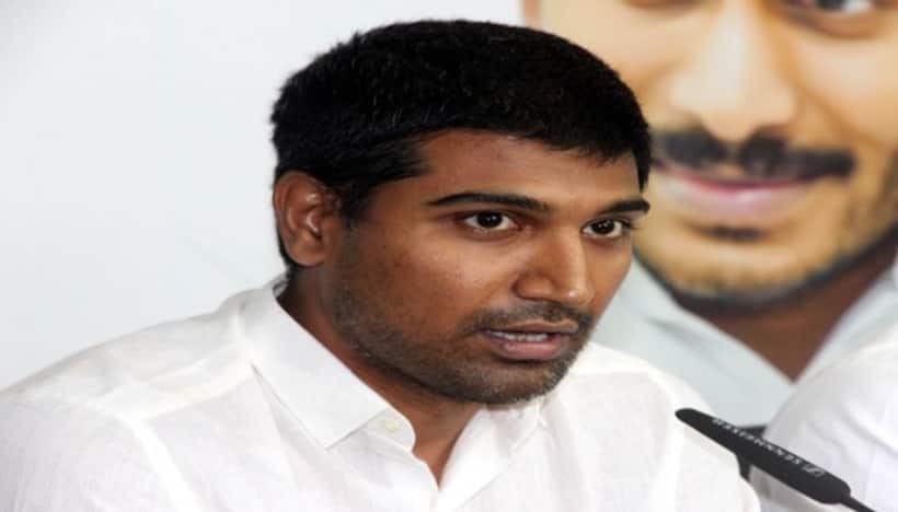 లావుకు మద్దతుగా జగన్ వద్దకు: మార్చొద్దని కోరుతున్న నలుగురు ఎమ్మెల్యేలు