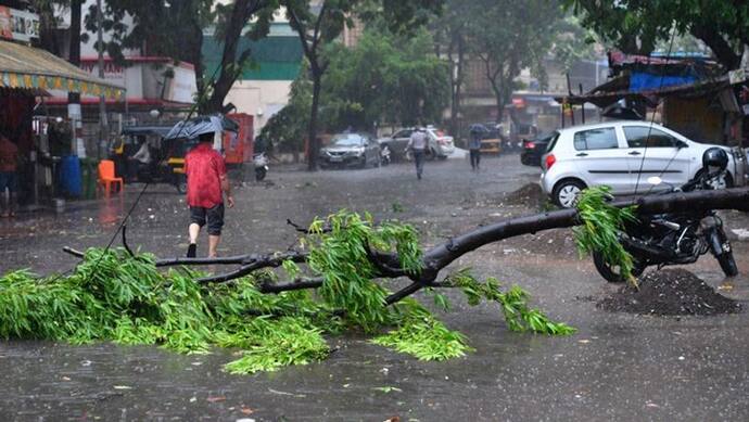 तौकते: गुजरात से डेढ़ लाख लोगों को शिफ्ट किया गया, मुंबई में भारी बारिश के बाद फ्लाइट-लोकल ट्रेनें बंद