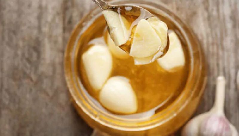 honey soaked garlic has many health benefits