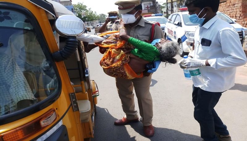 Sayanpet Rural CI Ramesh Kumar Humanity Towards Old Woman - bsb