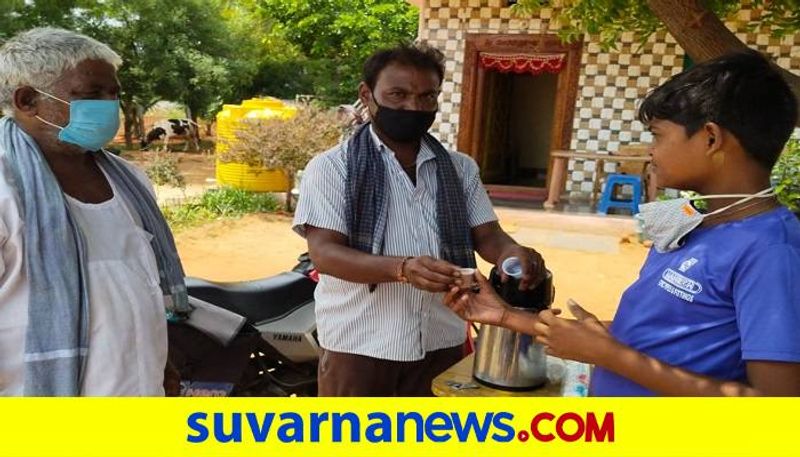 Photographer Sell Tea due to Lockdown in Koppal grg