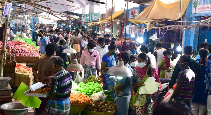 People Rush To Market And Buses in Karnataka snr