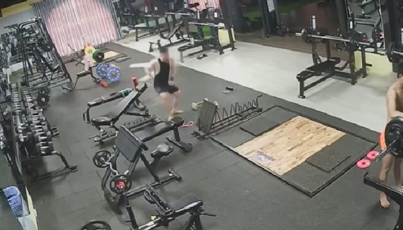 video in which ceiling fan fell down on gym goer